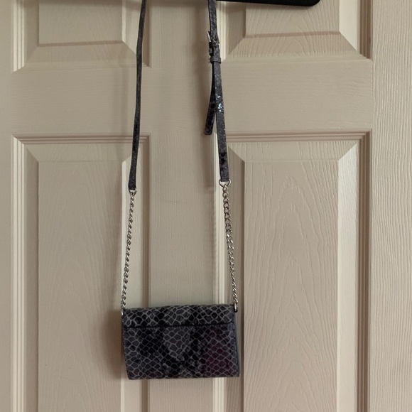 Michael Kors Gray Snakeprint Leather Wallet on chain Crossbody Bag - Picture 4 of 7